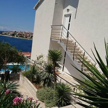 Charming Modern House With The New Swimming Pool - Maya 1 Трогир