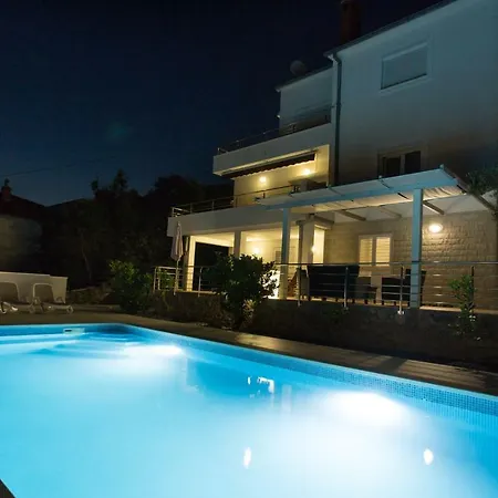 Appartement Charming Modern House With The New Swimming Pool - Maya 1