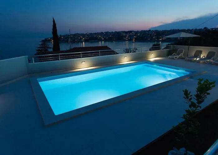 Charming Modern House With The New Swimming Pool - Maya 1