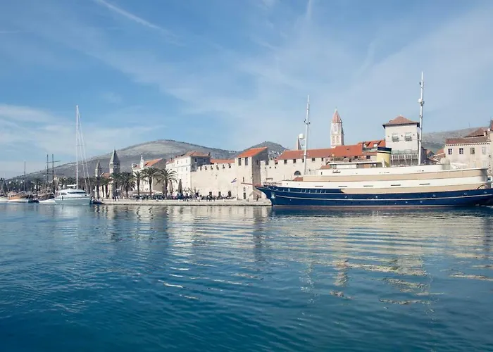Charming Modern House With The New Swimming Pool - Maya 1 Trogir