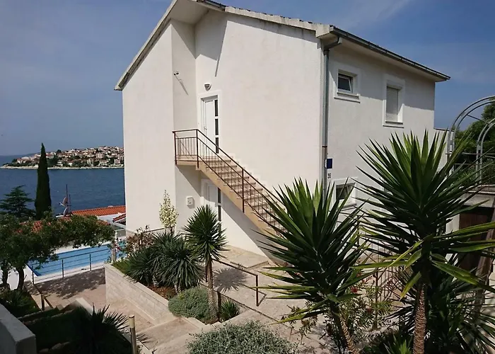 Charming Modern House With The New Swimming Pool - Maya 1 *