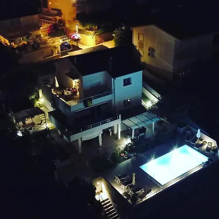 Apartman Charming Modern House With The New Swimming Pool - Maya 1 Trogir