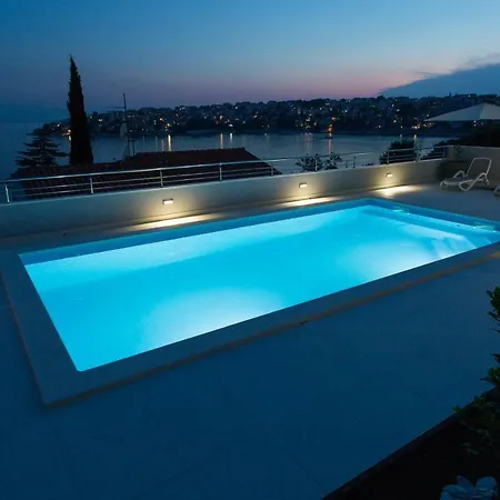 Charming Modern House With The New Swimming Pool - Maya 1